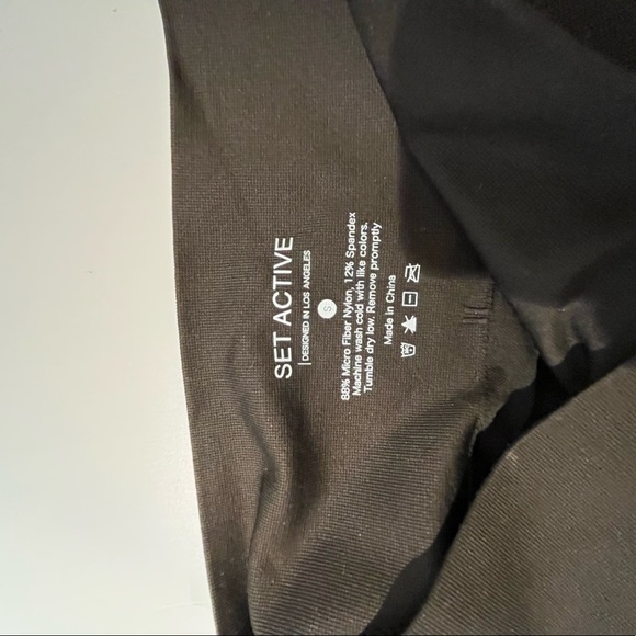 Set active workout set top and bottom - Picture 2 of 9